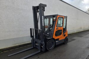 Doosan D25S-5